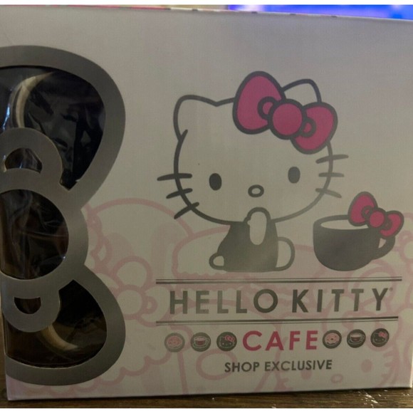 NIB 2021 Hello Kitty Cafe Truck Exclusive Metallic Silver Bow Handle Mug Cup - Picture 4 of 9